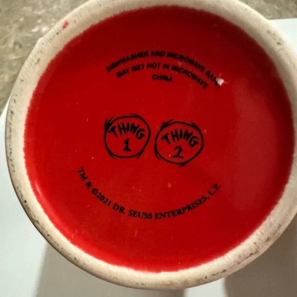 THING 2 Dr. Seuss Cat In the Hat Red Coffee Mug 12oz Universal Studios - Picture 4 of 4